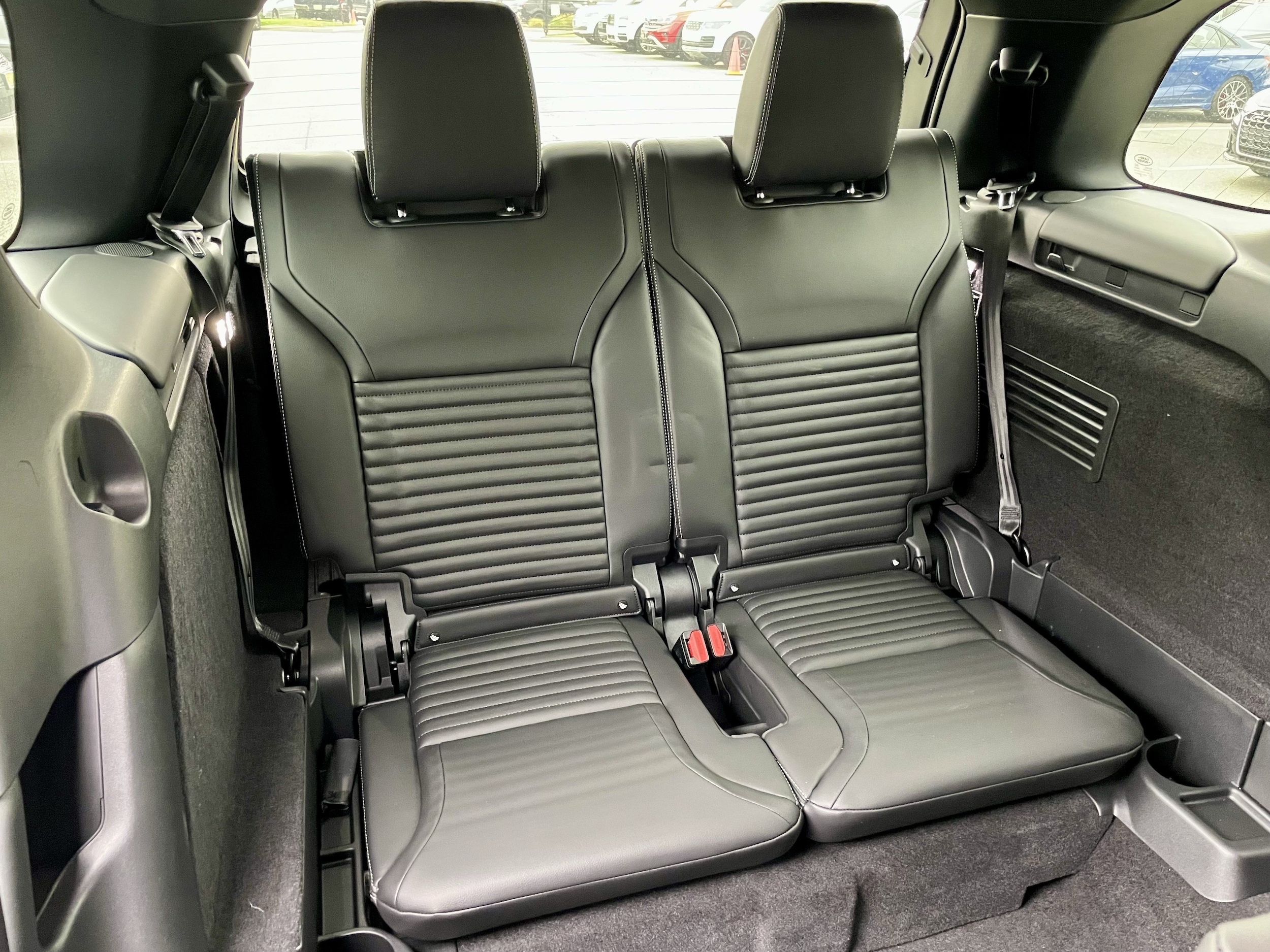 2026 Land Rover Discovery Gemini Edition - Photo 33