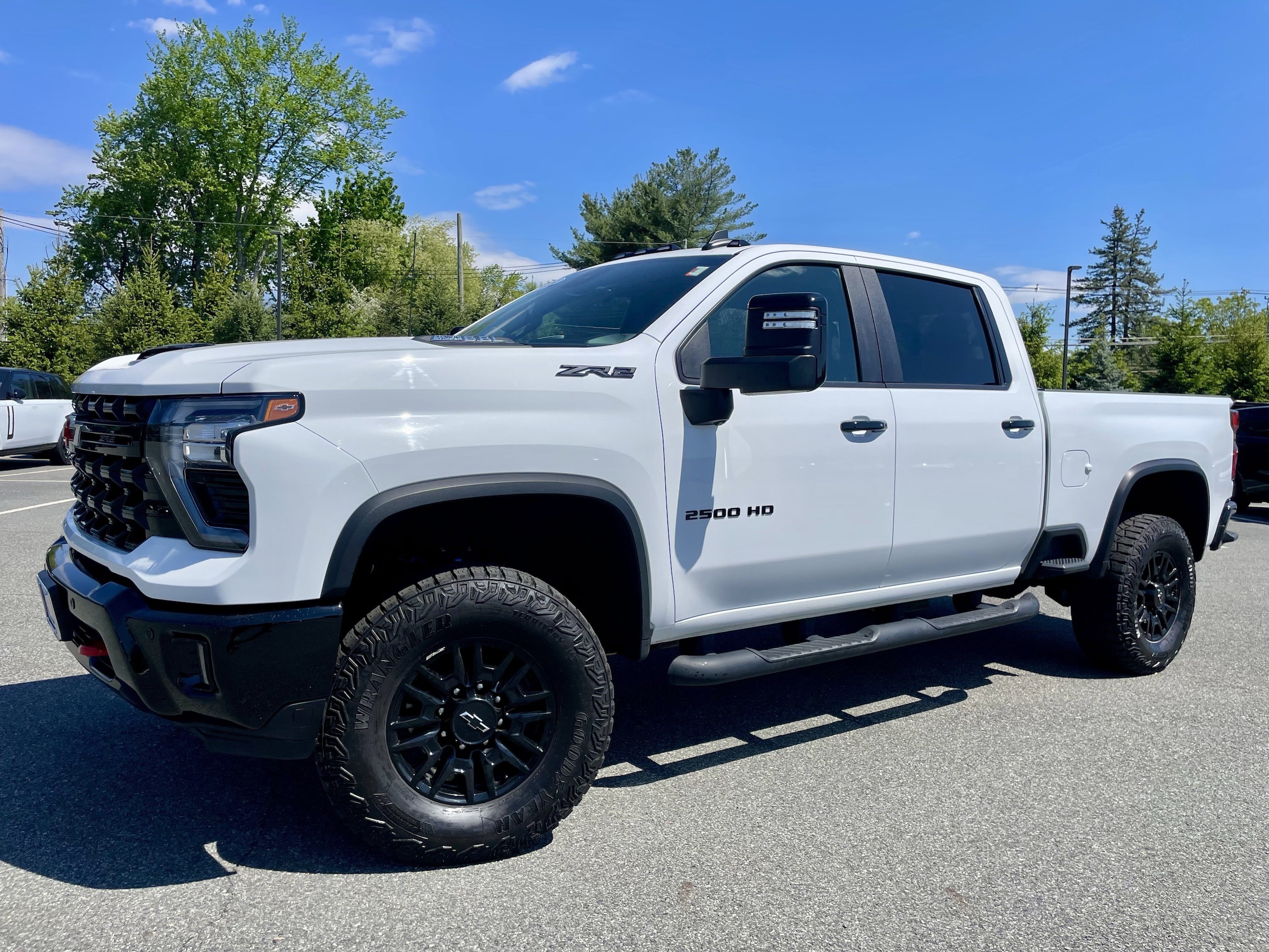 2025 Chevrolet Silverado 2500HD ZR2 - Photo 36