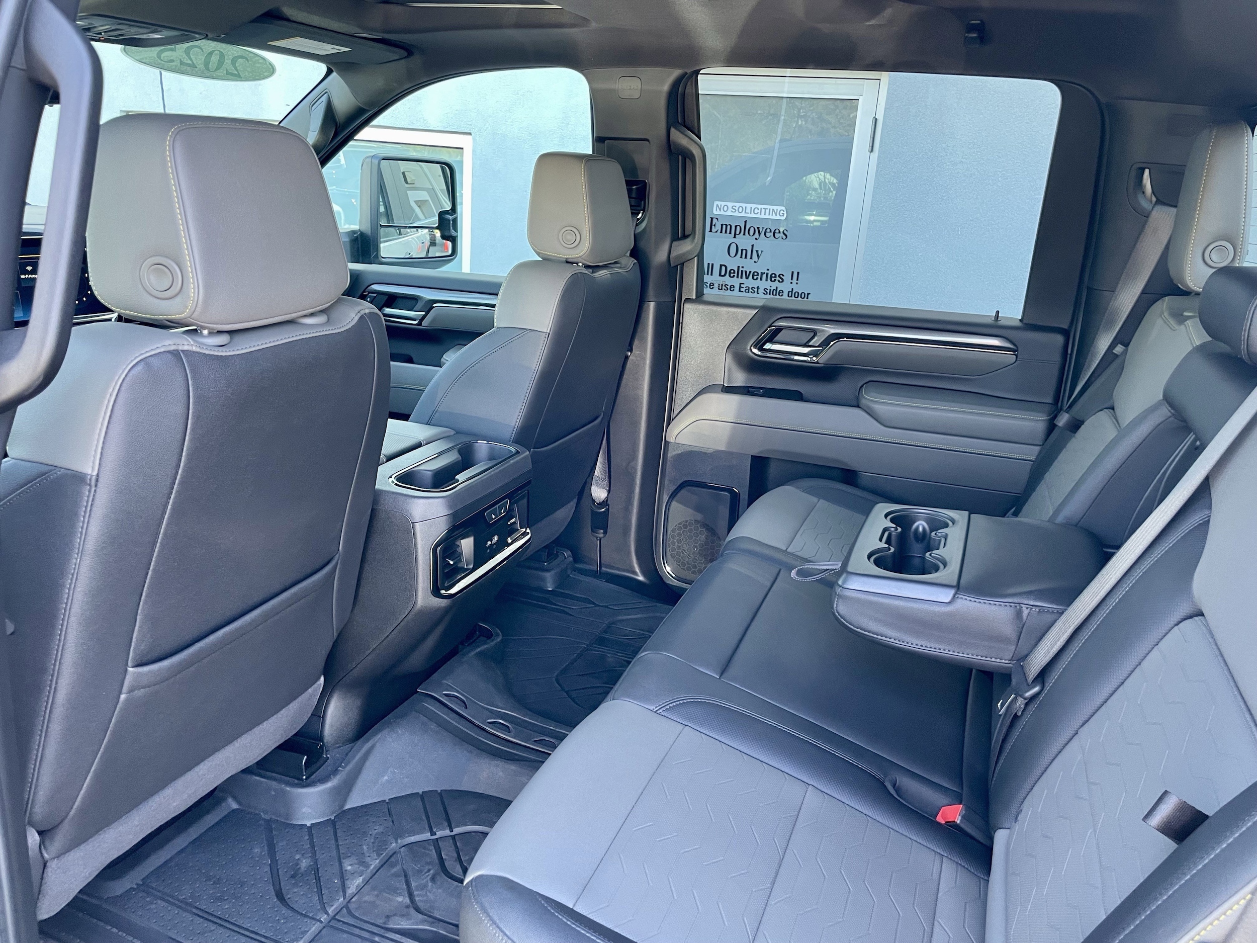 2025 Chevrolet Silverado 2500HD ZR2 - Photo 30