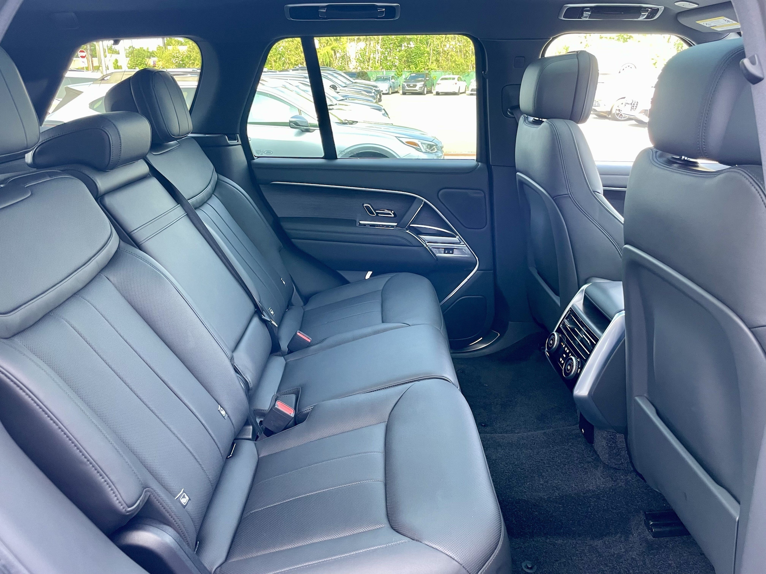 2025 Land Rover Range Rover SE - Photo 31