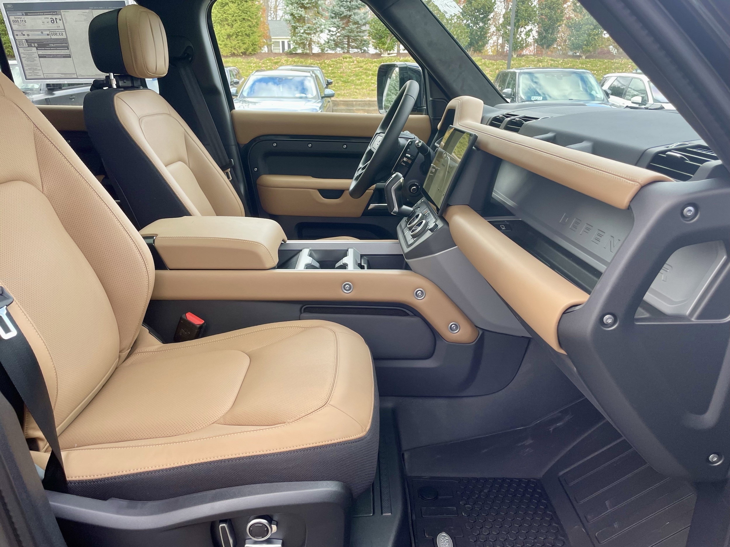 2026 Land Rover Defender V8 - Photo 15