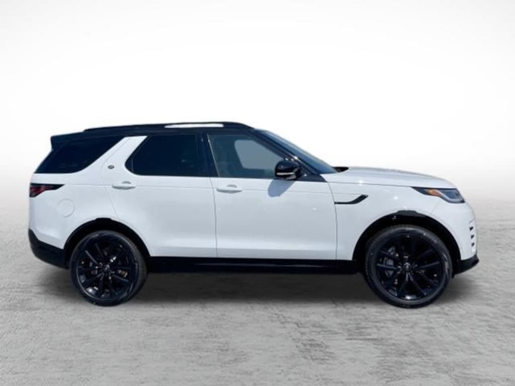 New 2026 Land Rover Discovery Dynamic SE SUV