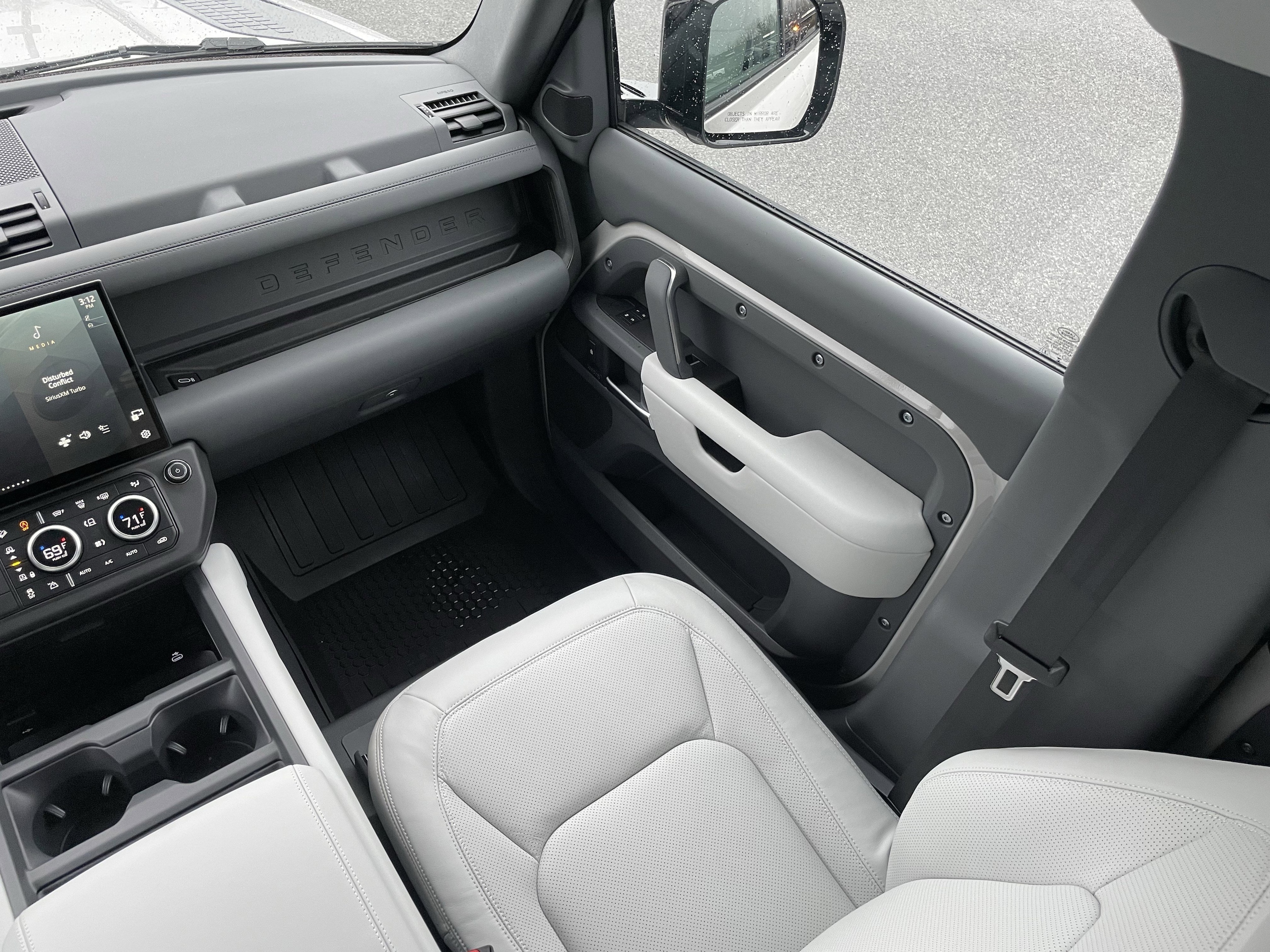 2026 Land Rover Defender X-Dynamic SE - Photo 18