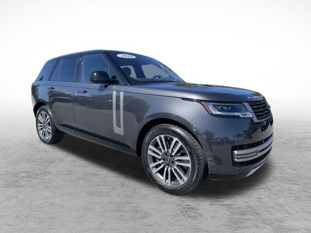 2023 Land Rover Range Rover SE photo 3