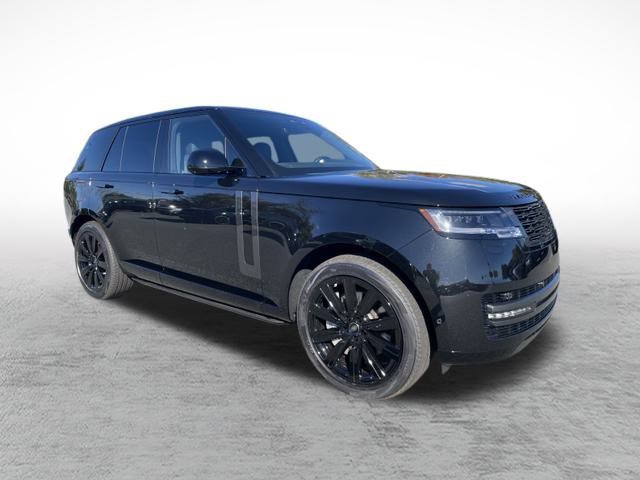 2025 Land Rover Range Rover SE photo 3