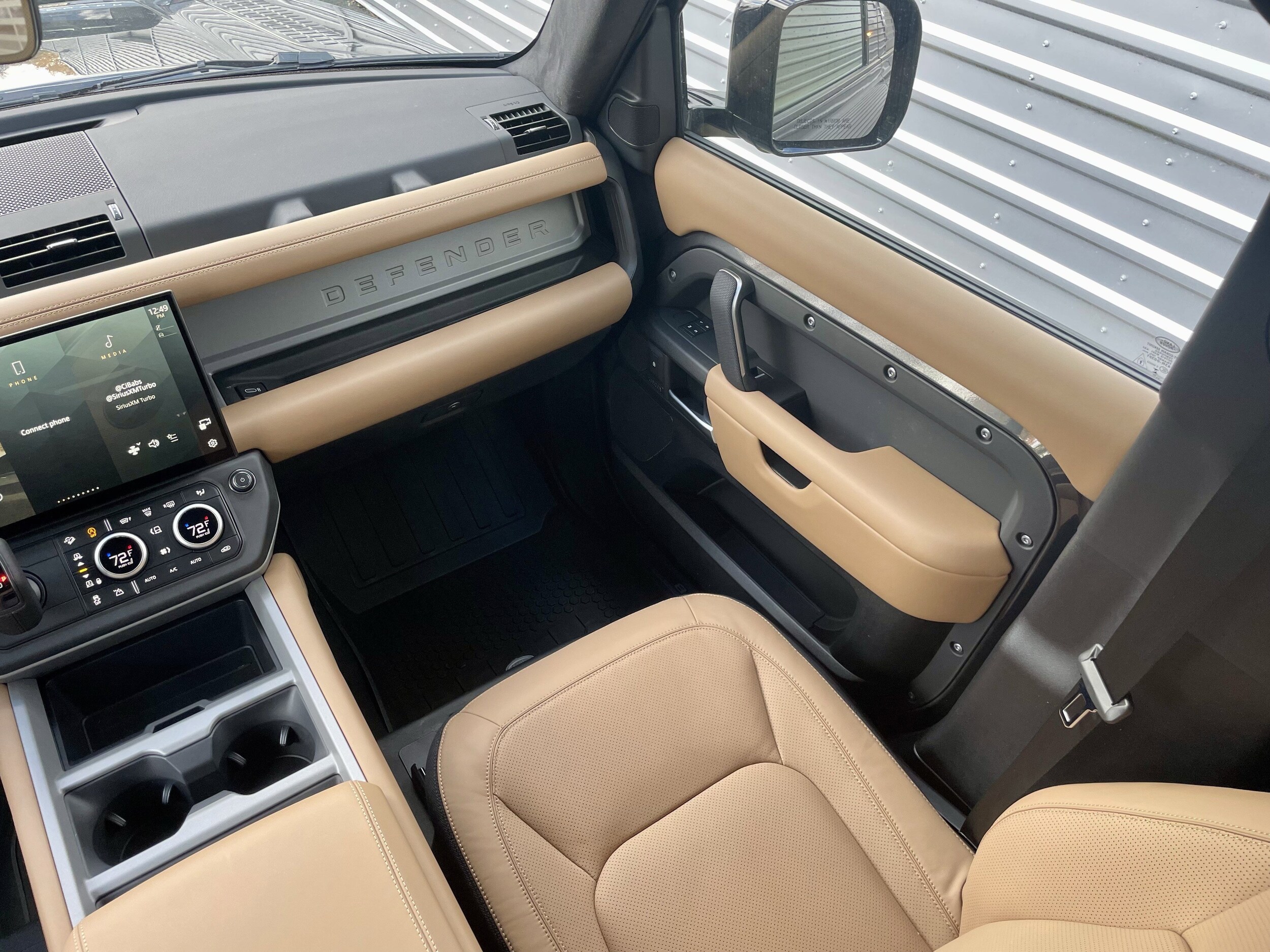 2026 Land Rover Defender V8 - Photo 18