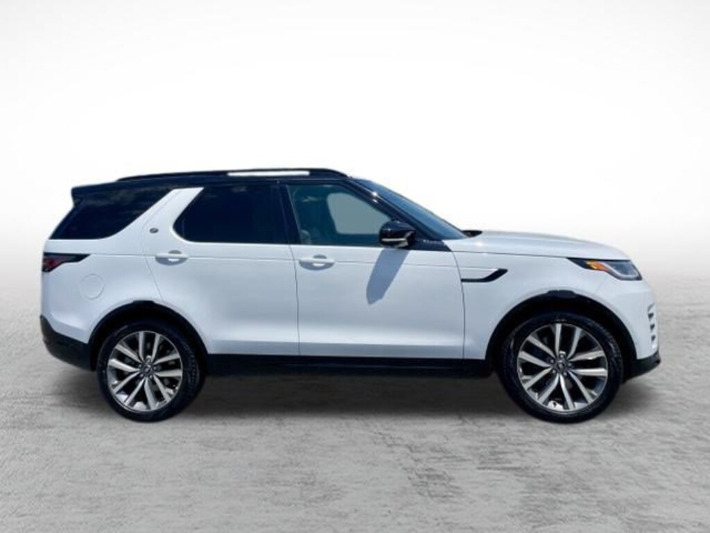 Certified 2025 Land Rover Discovery Dynamic SE SUV