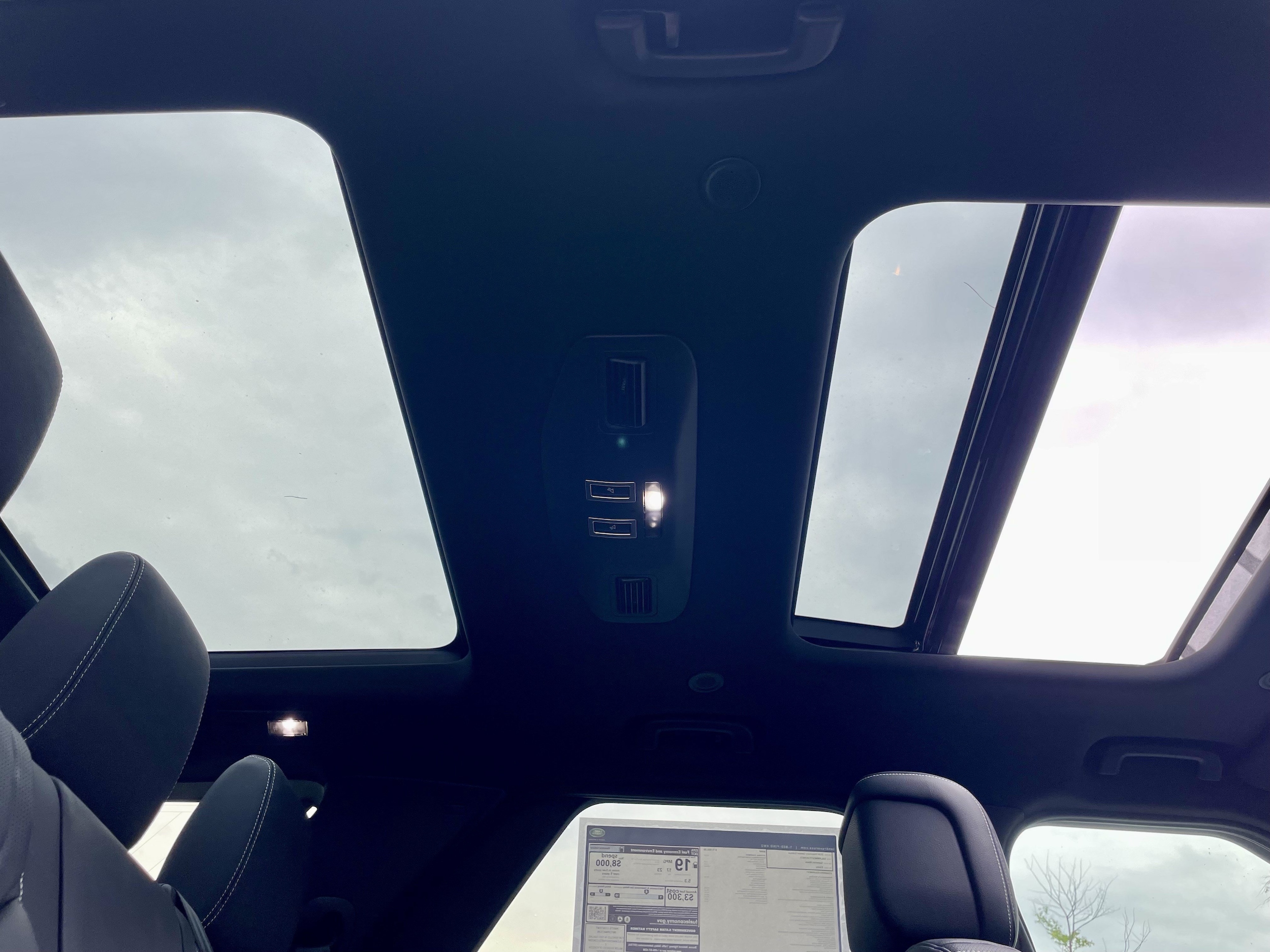 2026 Land Rover Discovery Gemini Edition - Photo 17