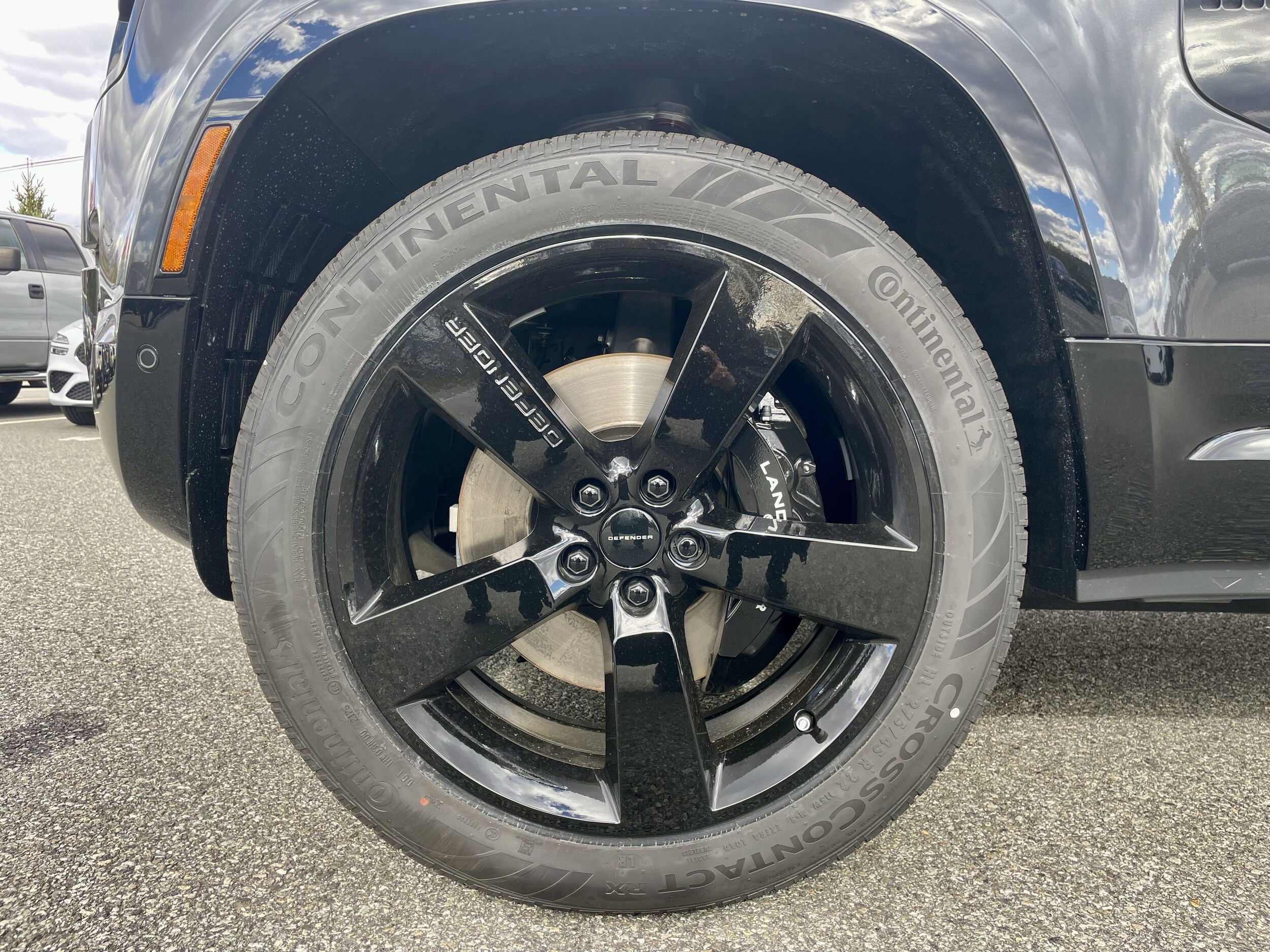 2026 Land Rover Defender V8 - Photo 9