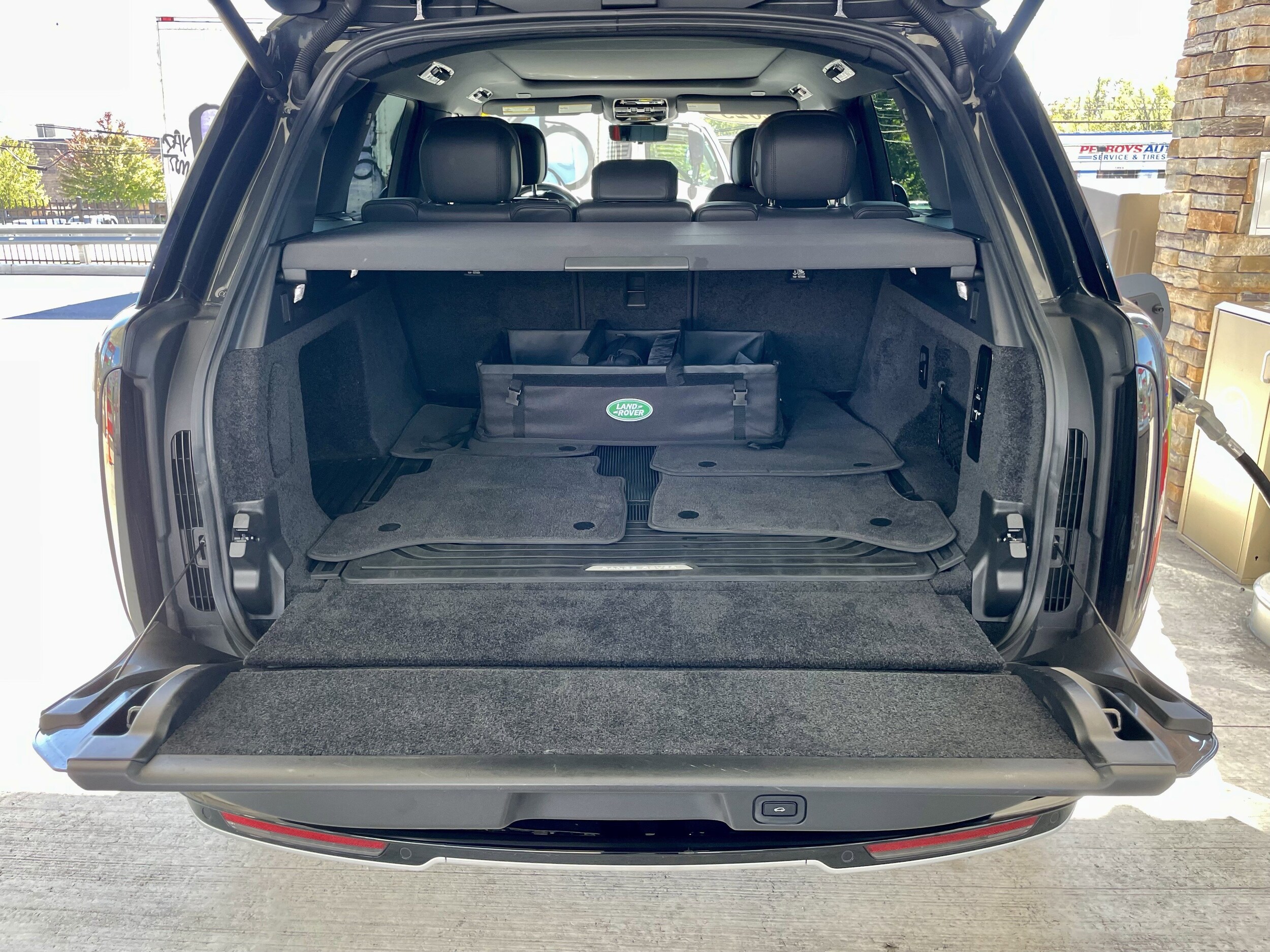 2023 Land Rover Range Rover SE - Photo 36