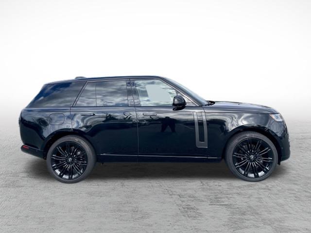 2025 Land Rover Range Rover SE photo 4