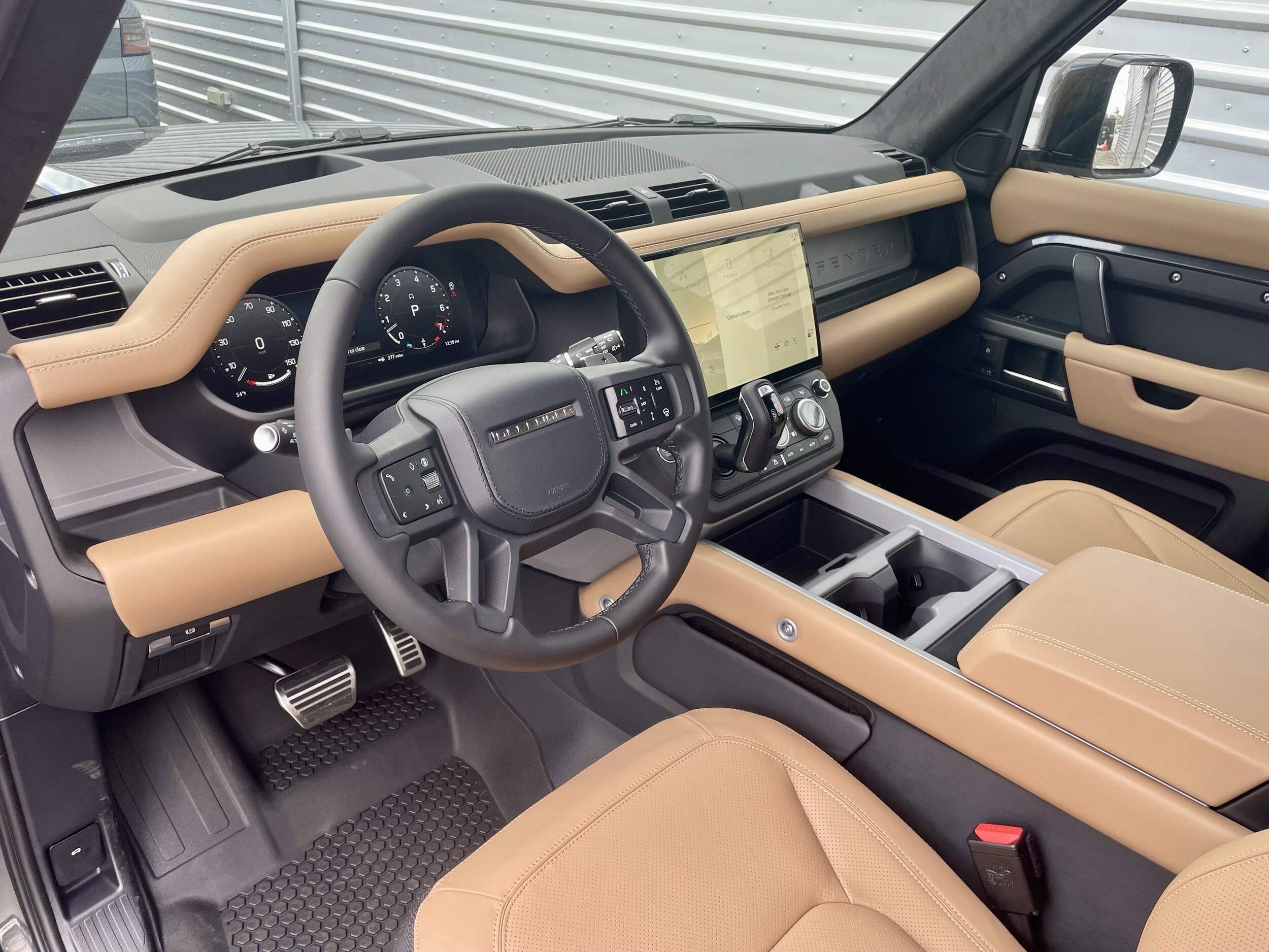 2026 Land Rover Defender V8 - Photo 13