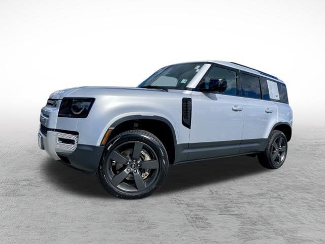 2024 Land Rover Defender 110 S P400's photo