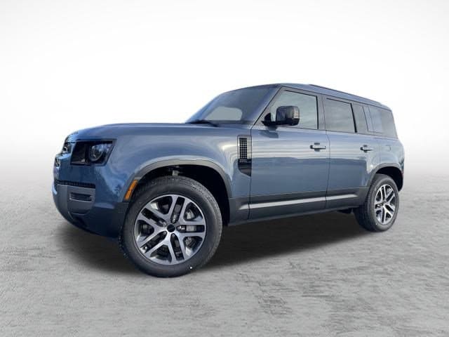 2026 Land Rover Defender S's photo