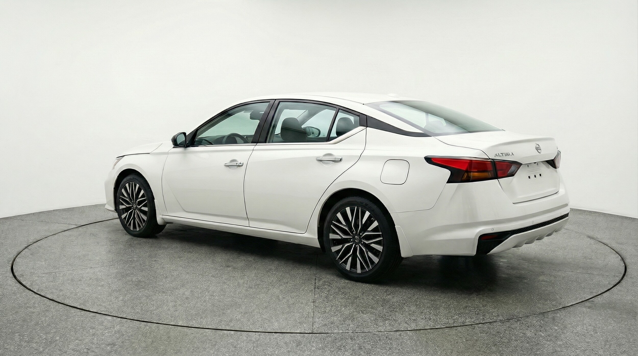 Thumbnail: 2025 Nissan Altima - 5