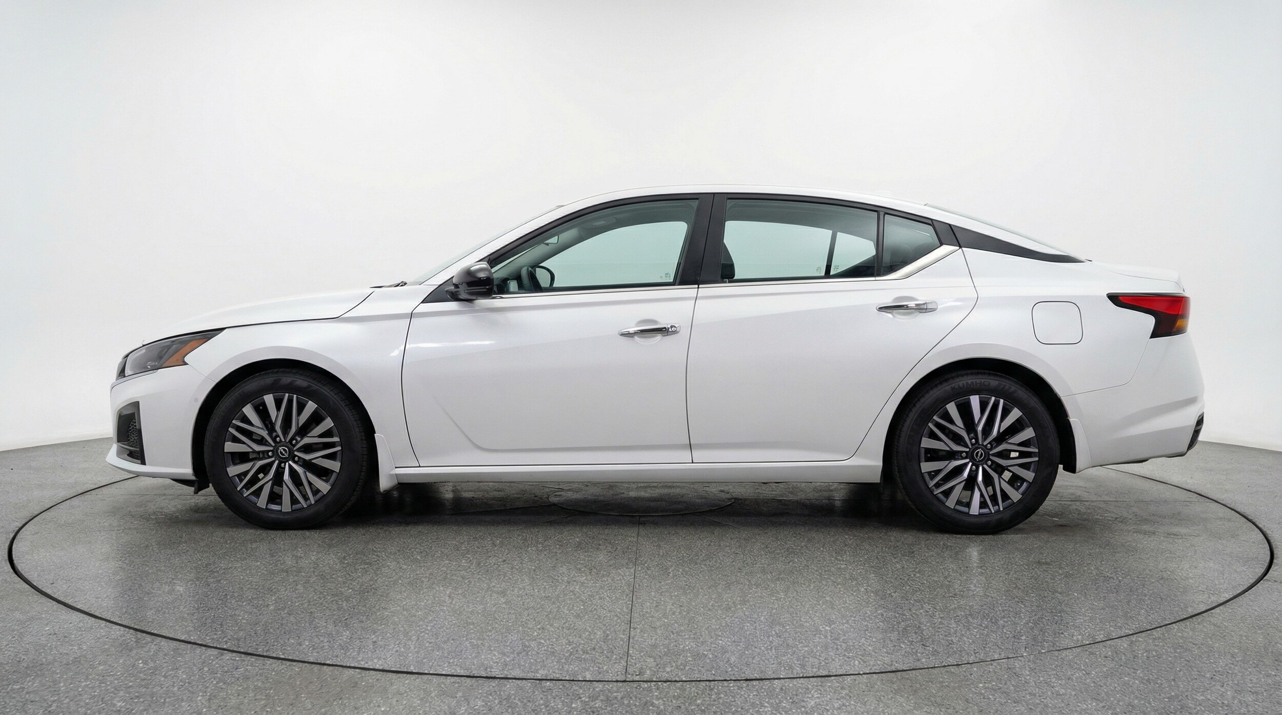 Thumbnail: 2025 Nissan Altima - 4