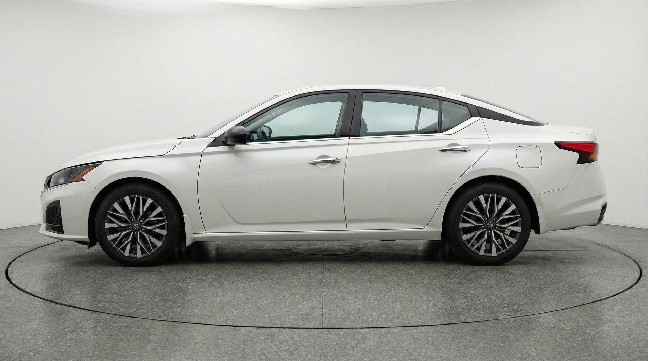 Thumbnail: 2025 Nissan Altima - 4