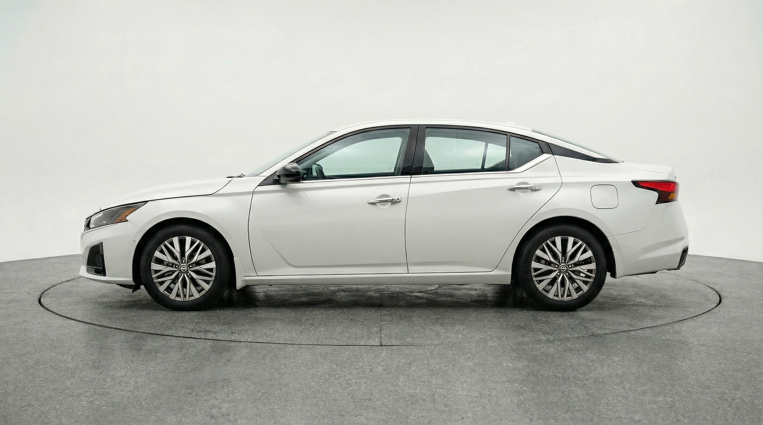 Thumbnail: 2025 Nissan Altima - 4