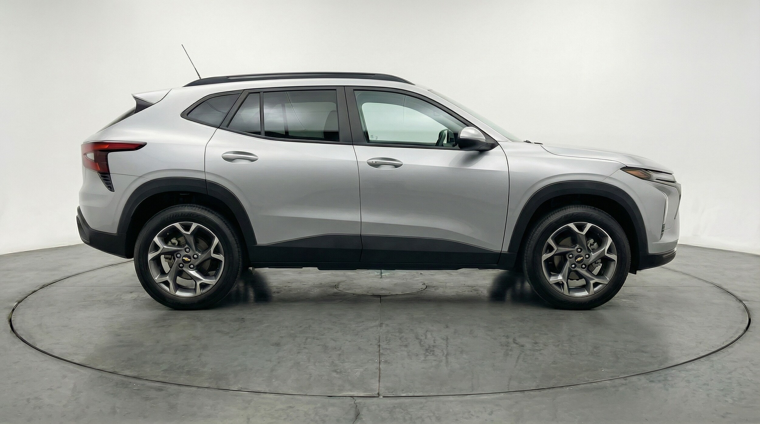 Thumbnail: 2025 Chevrolet Trax - 8