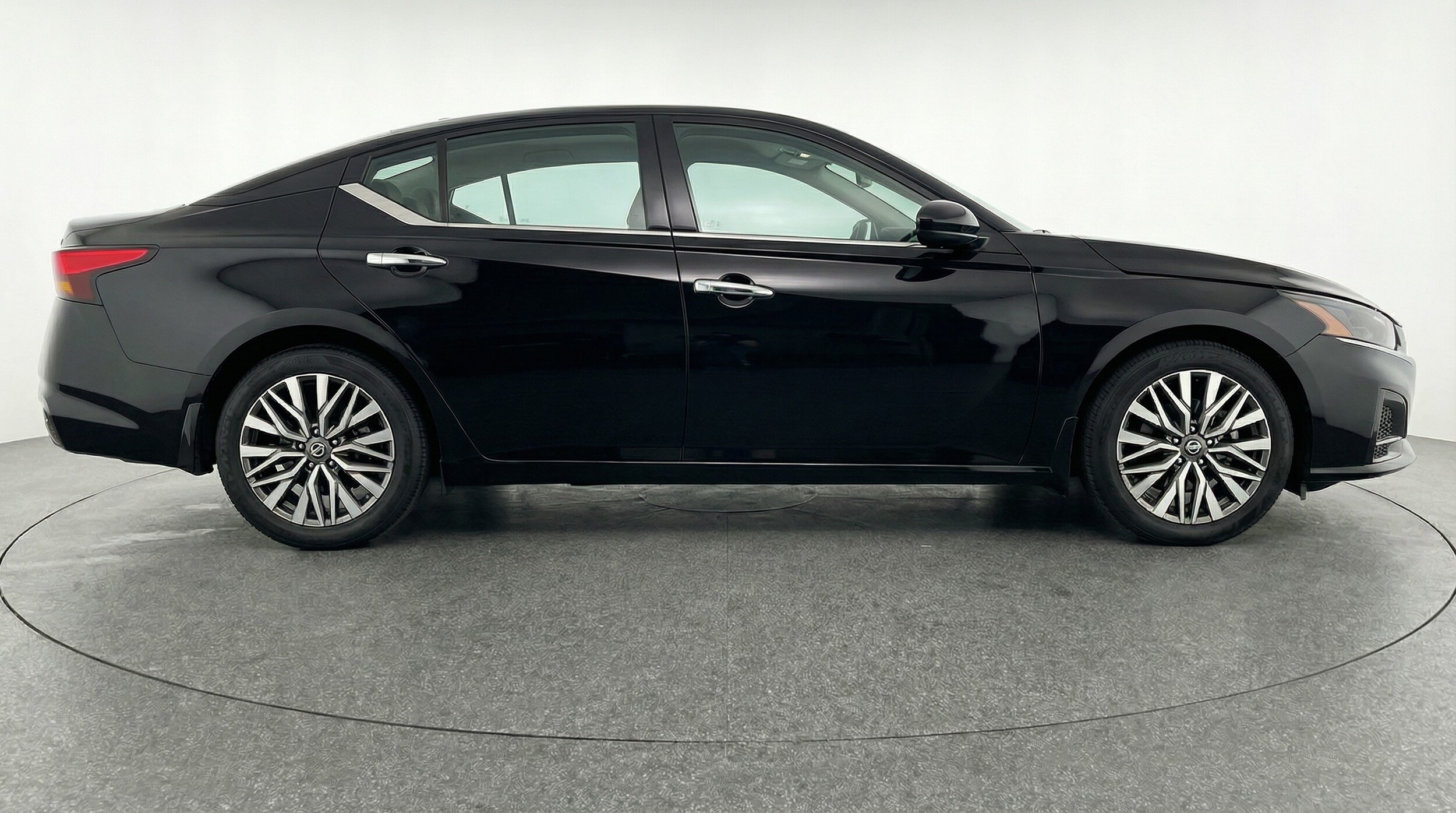 Thumbnail: 2025 Nissan Altima - 8