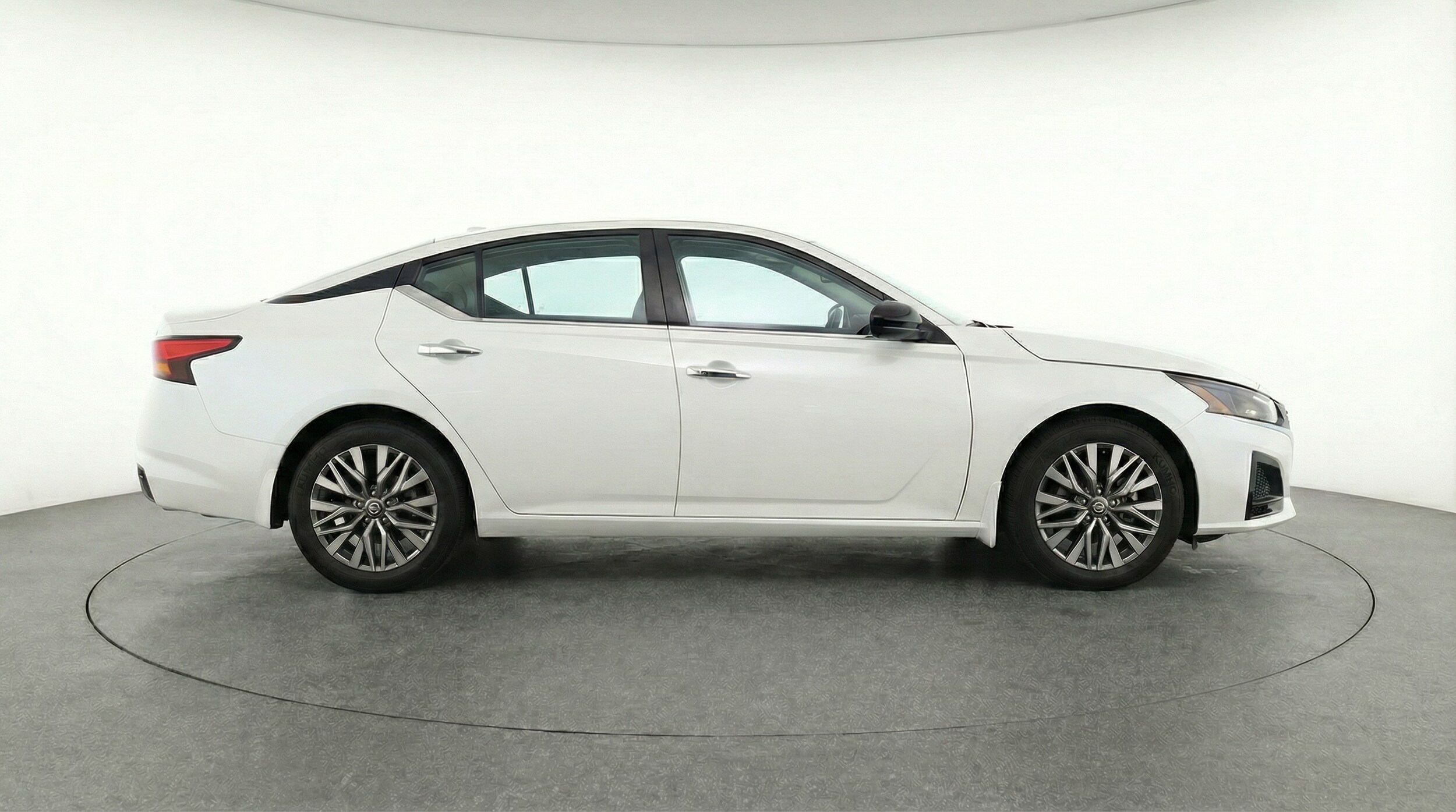 Thumbnail: 2025 Nissan Altima - 8