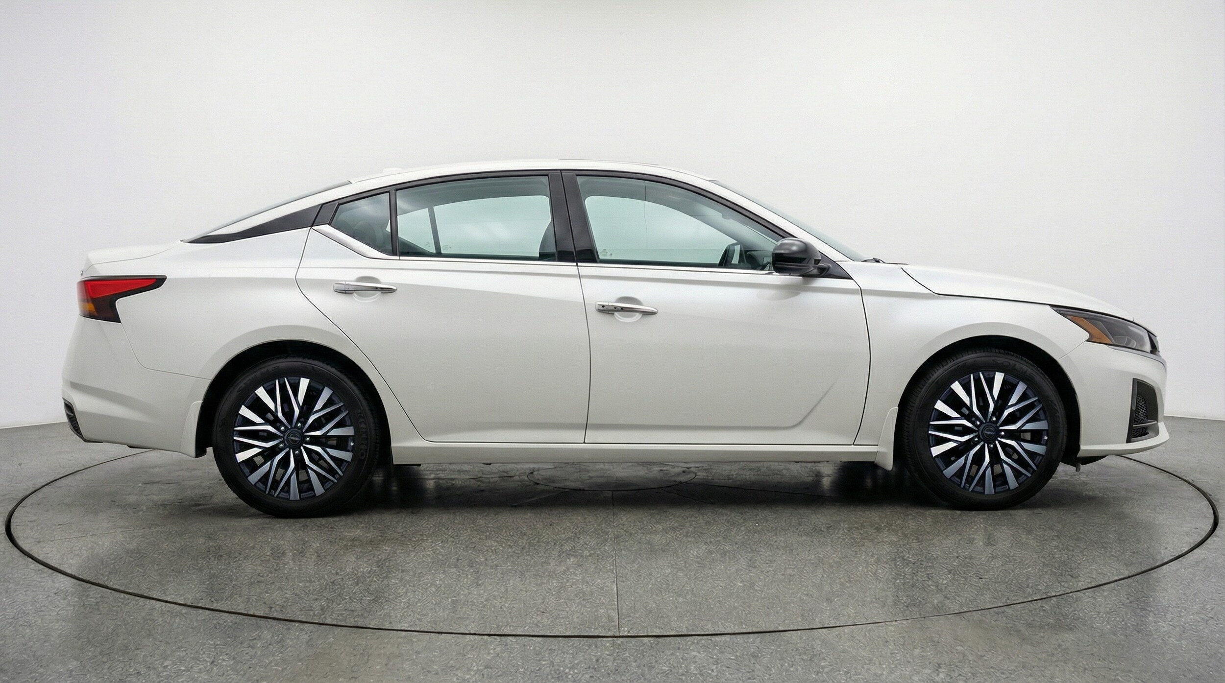 Thumbnail: 2025 Nissan Altima - 8