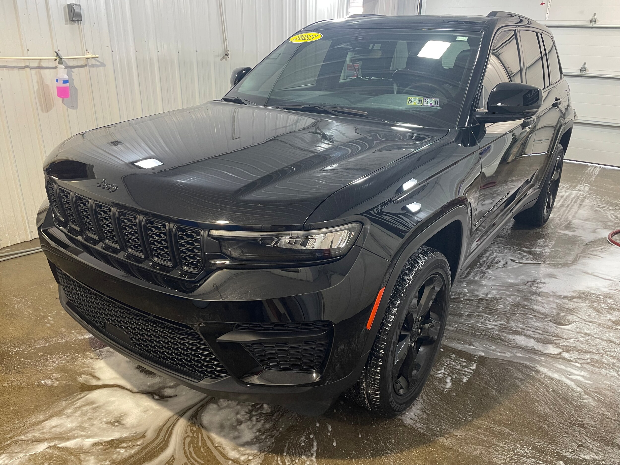 2023 Jeep Grand Cherokee Laredo Altitude photo 4