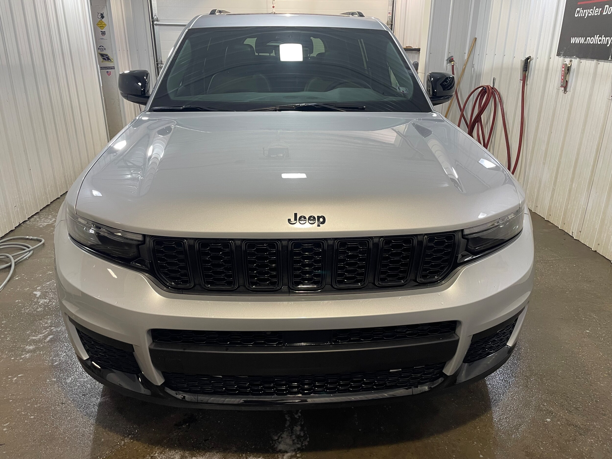 2025 Jeep Grand Cherokee Laredo Altitude photo 2