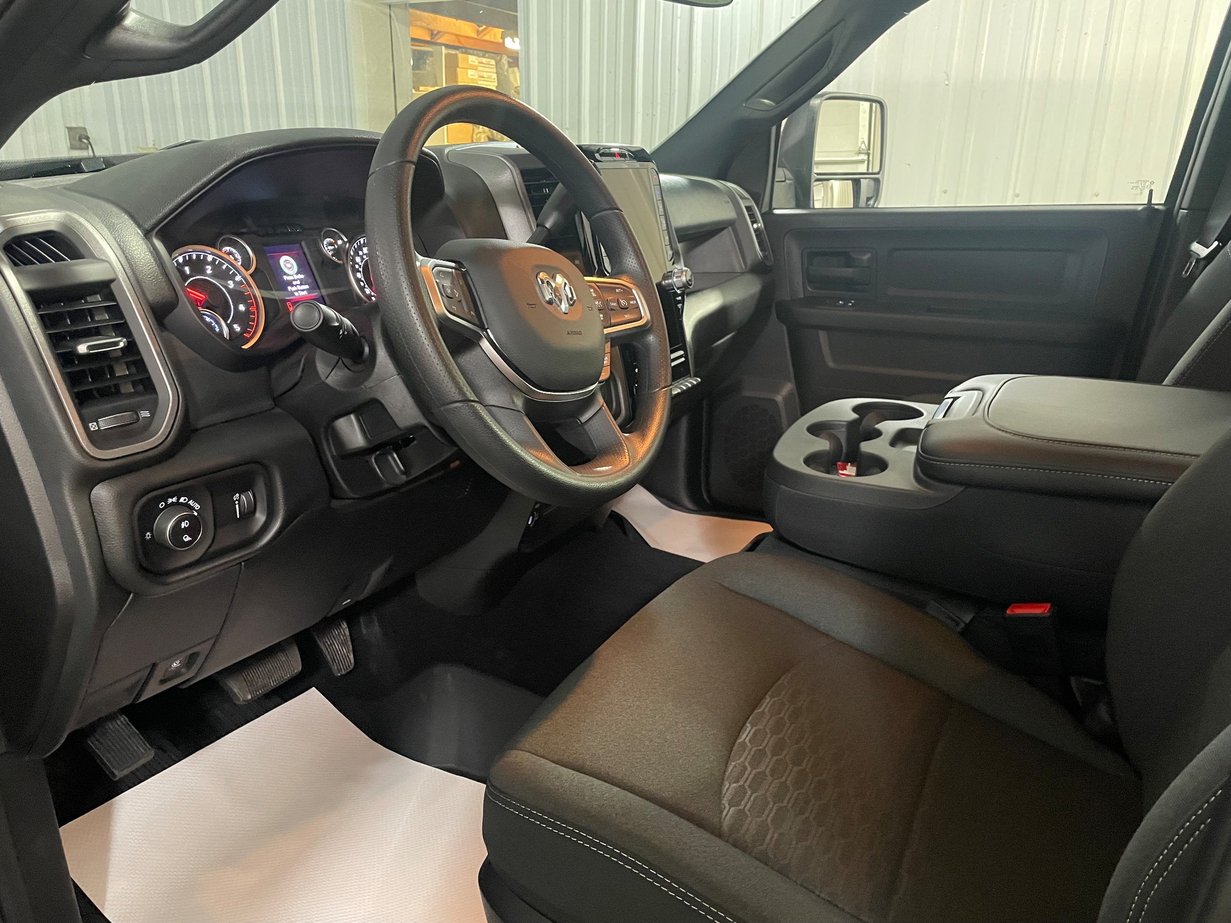 2026 RAM 2500 Tradesman - Photo 9