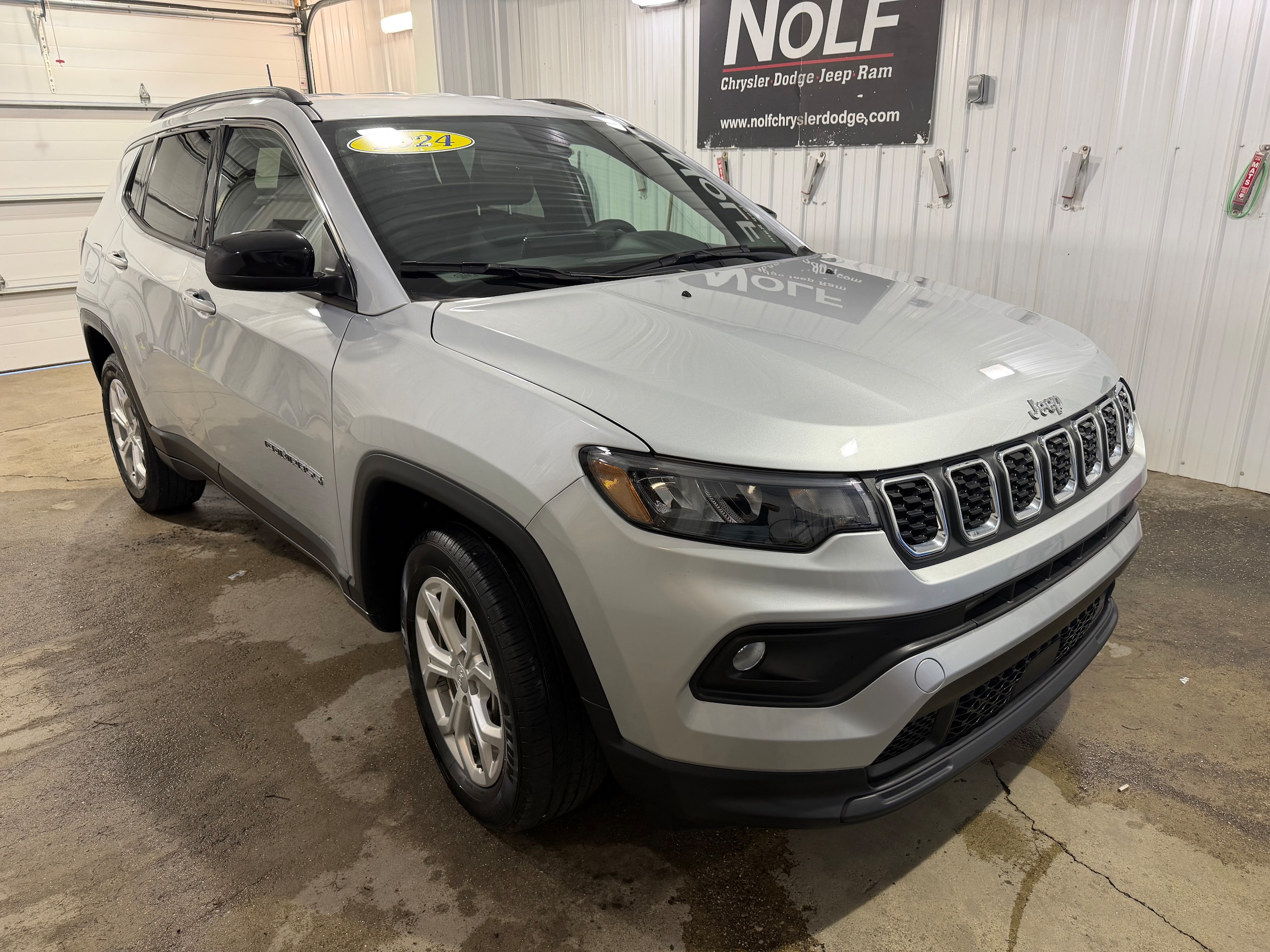Used 2024 Jeep Compass Latitude with VIN 3C4NJDBN0RT109464 for sale in Fairmount City, PA