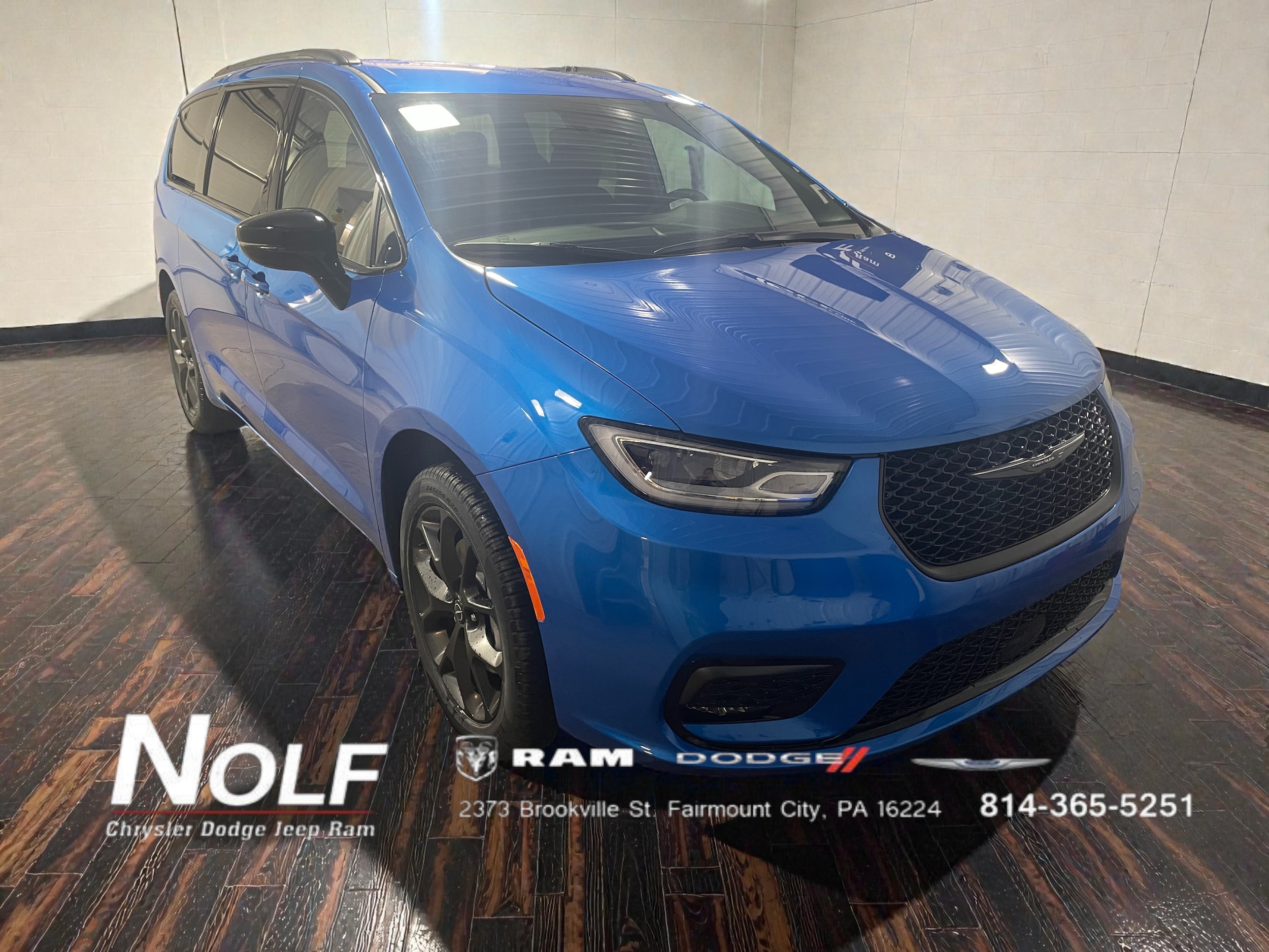 2026 Chrysler Pacifica Select's photo