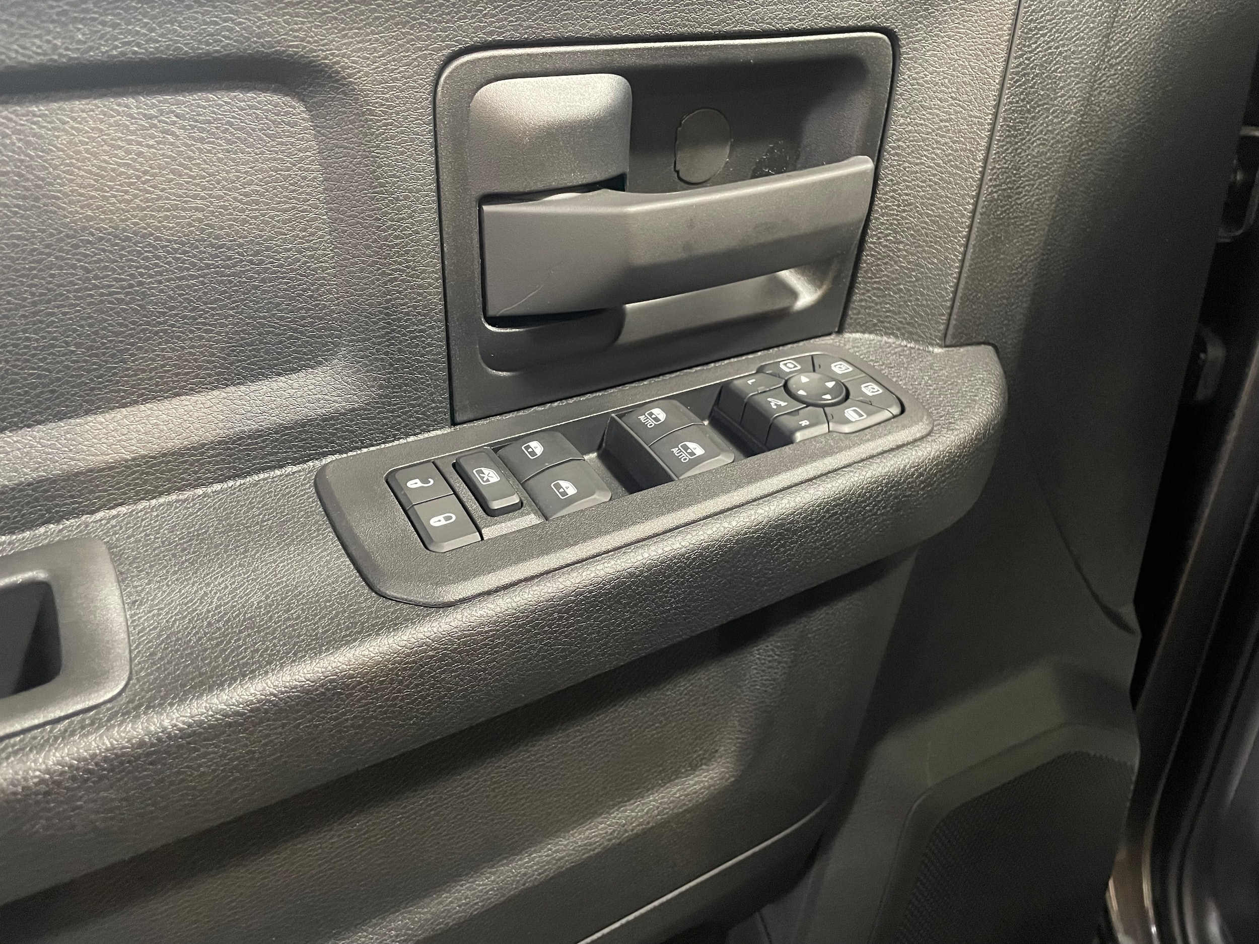 2026 RAM 2500 Tradesman - Photo 10