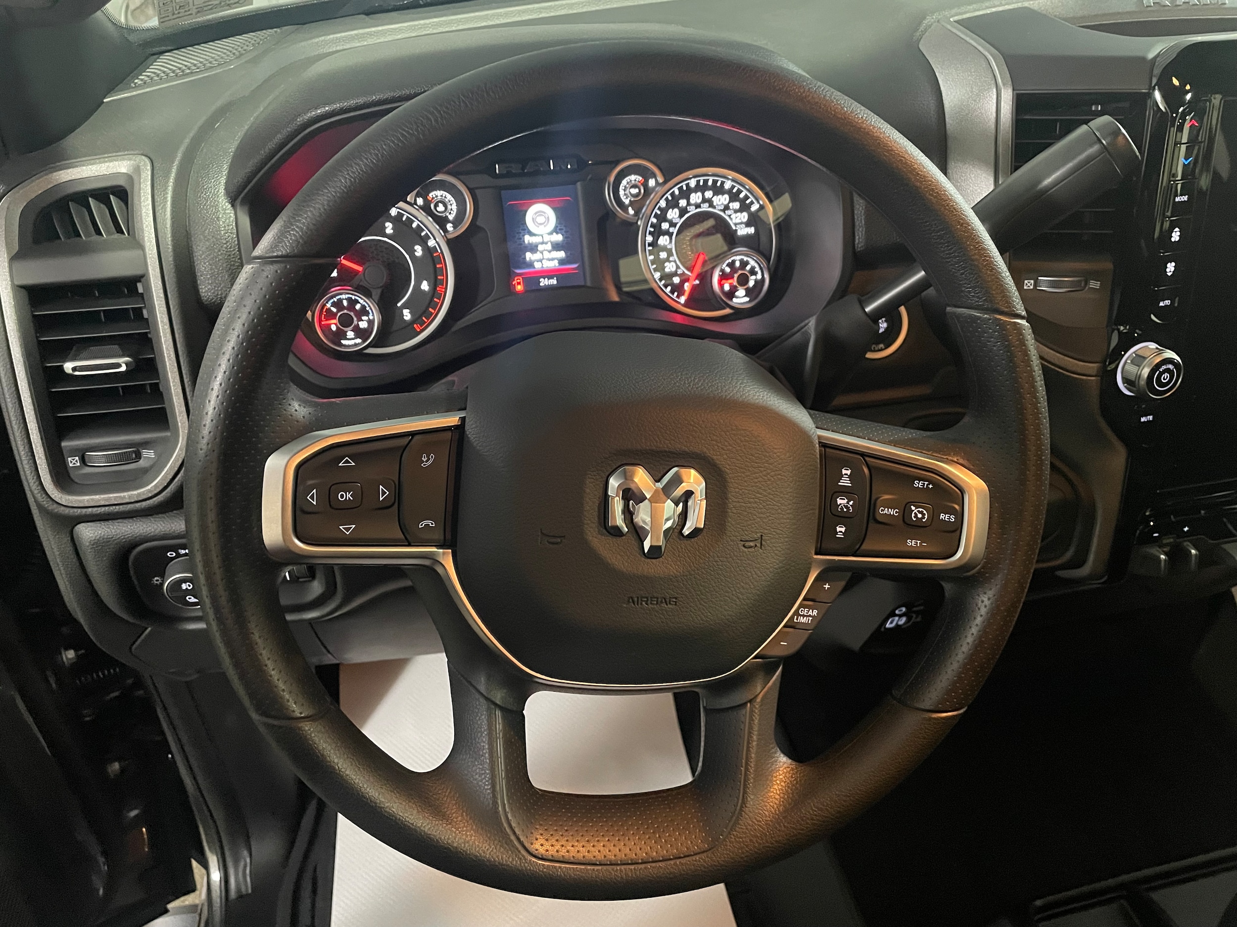 2026 RAM 2500 Tradesman - Photo 11