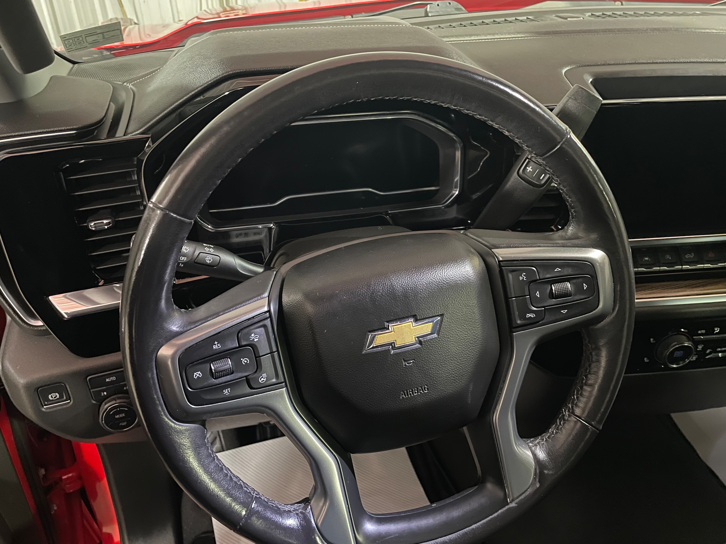 2022 Chevrolet Silverado 1500 LT - Photo 11