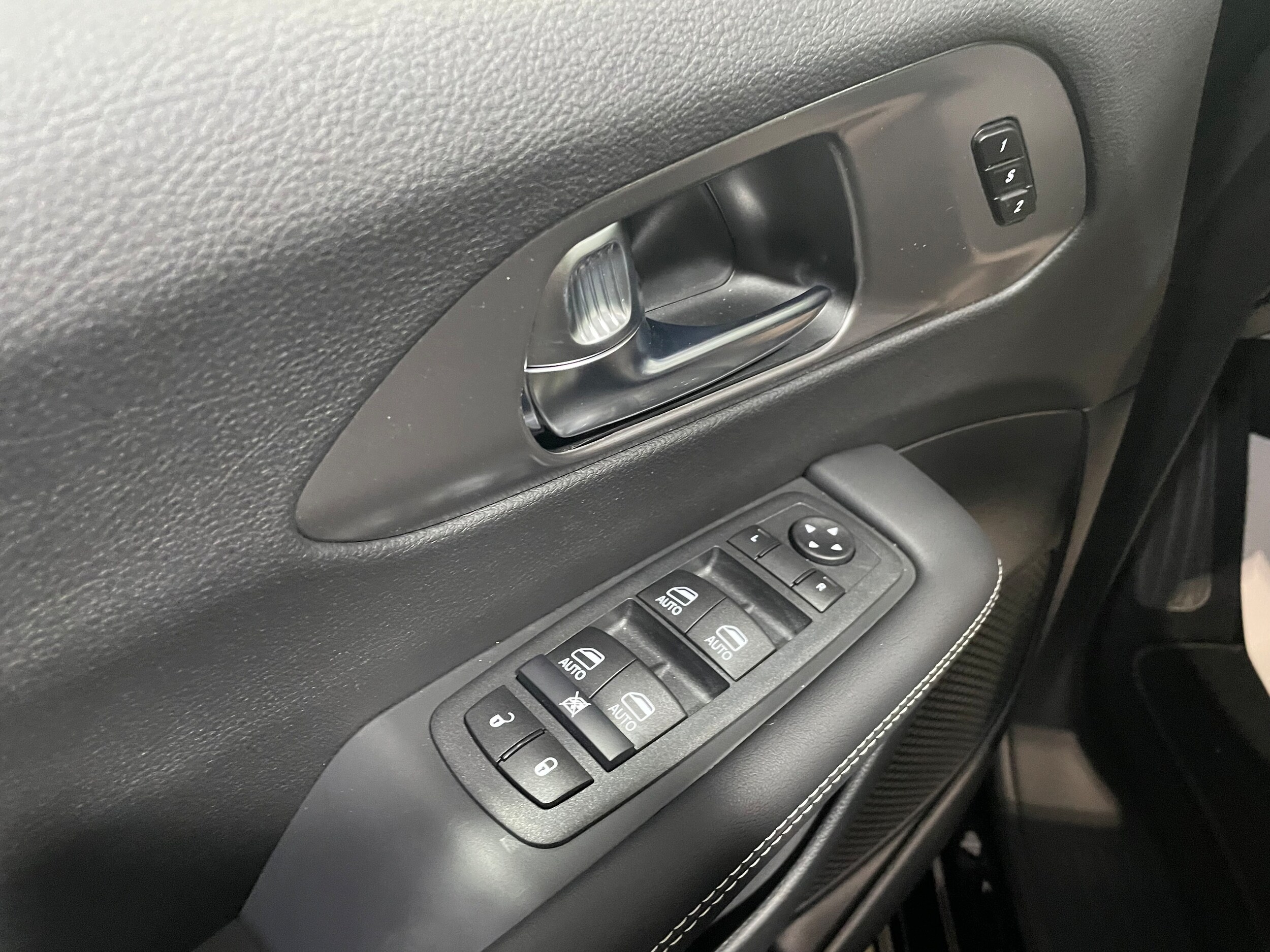 2026 Chrysler Pacifica Select - Photo 9