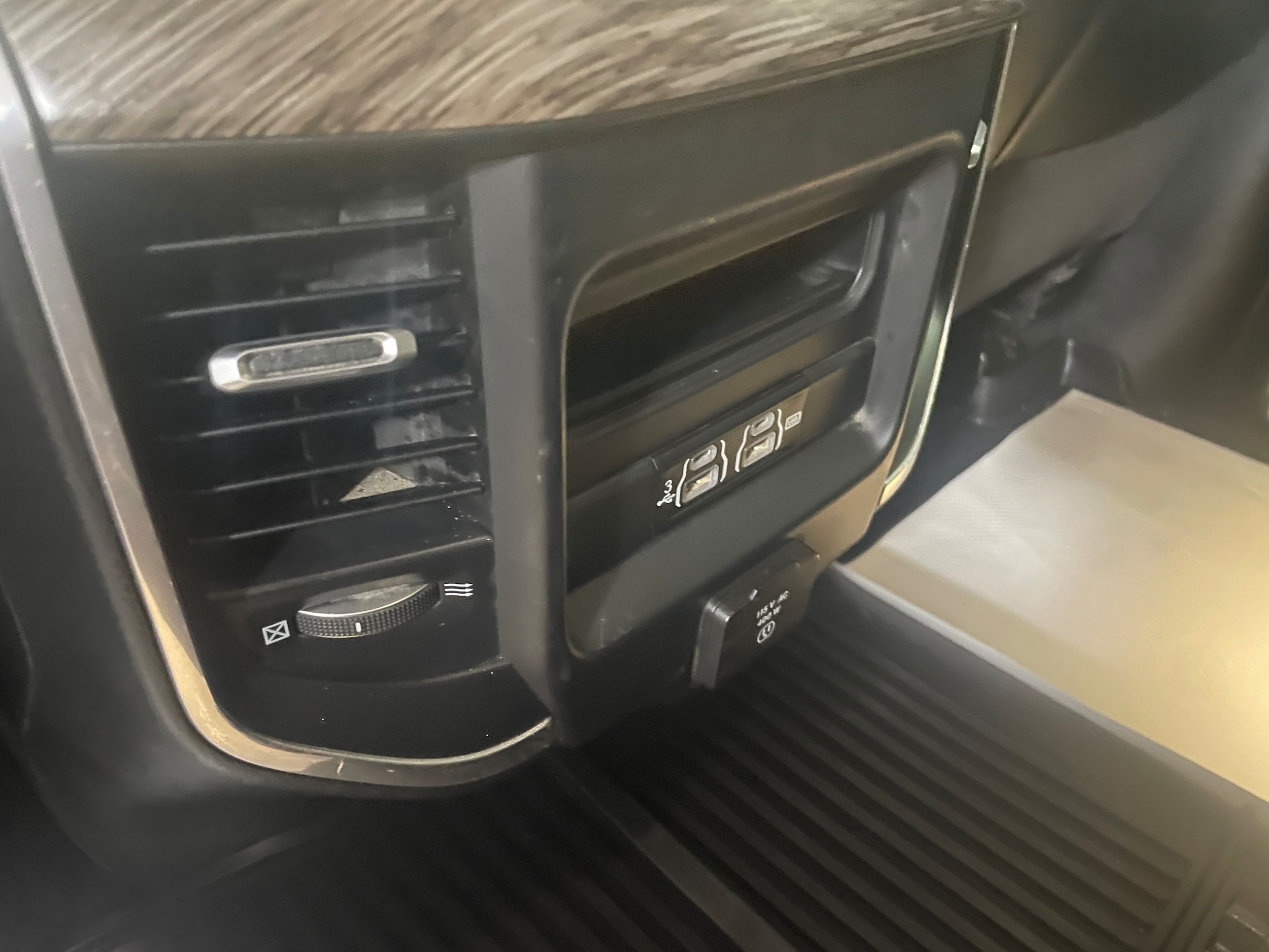 2019 Ram 2500 Laramie photo 5