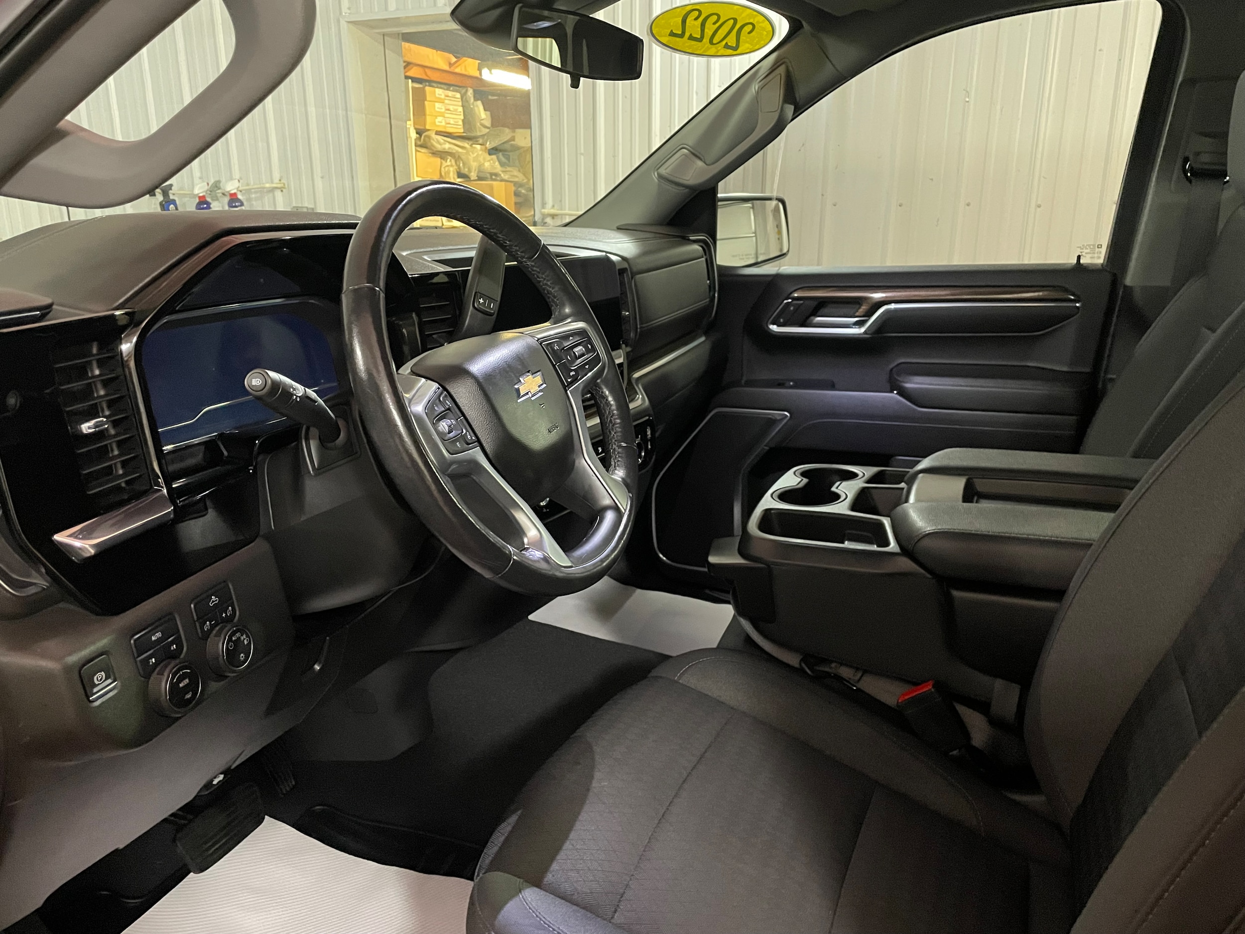 2022 Chevrolet Silverado 1500 LT - Photo 9
