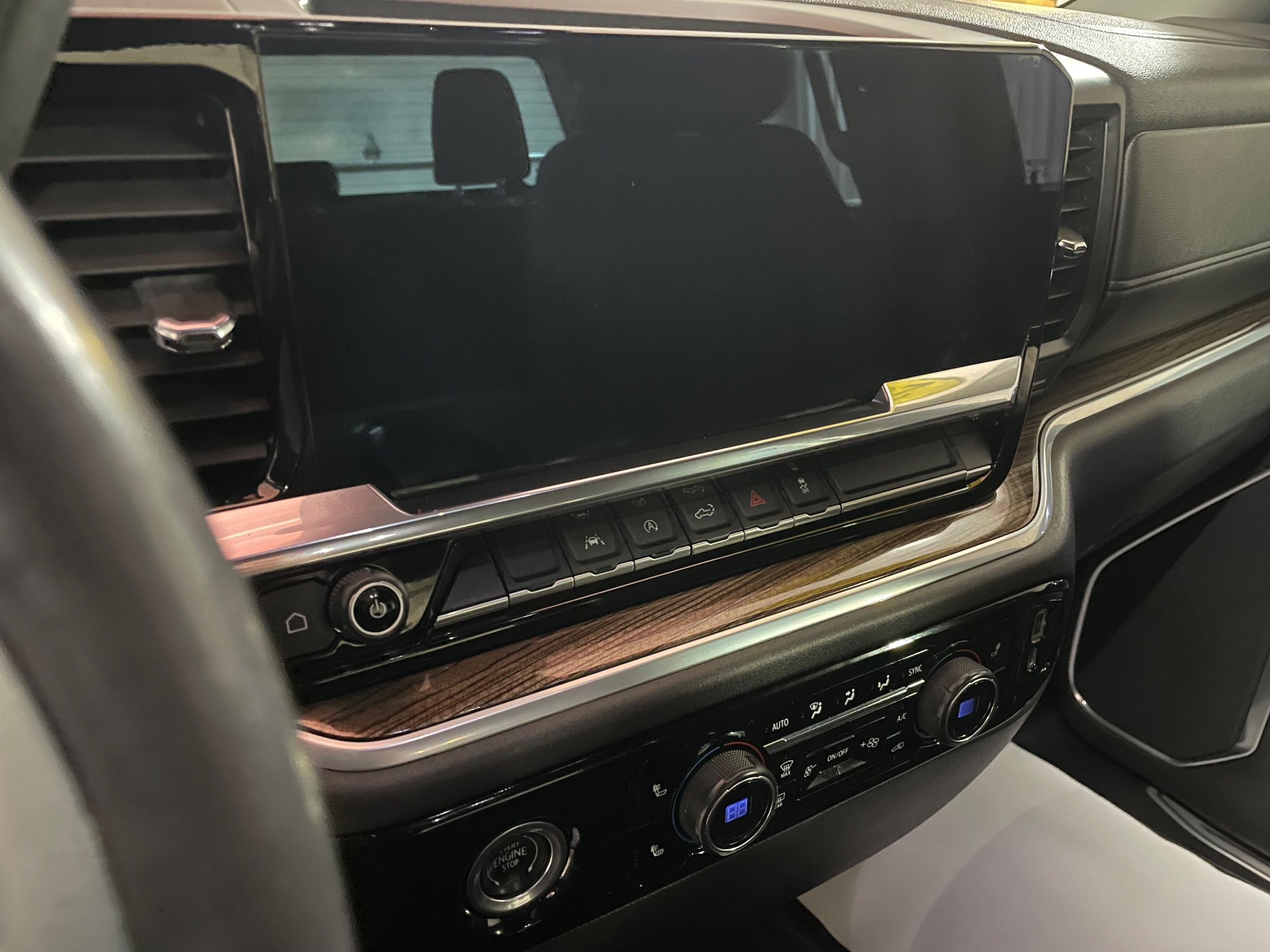 2022 Chevrolet Silverado 1500 LT - Photo 12