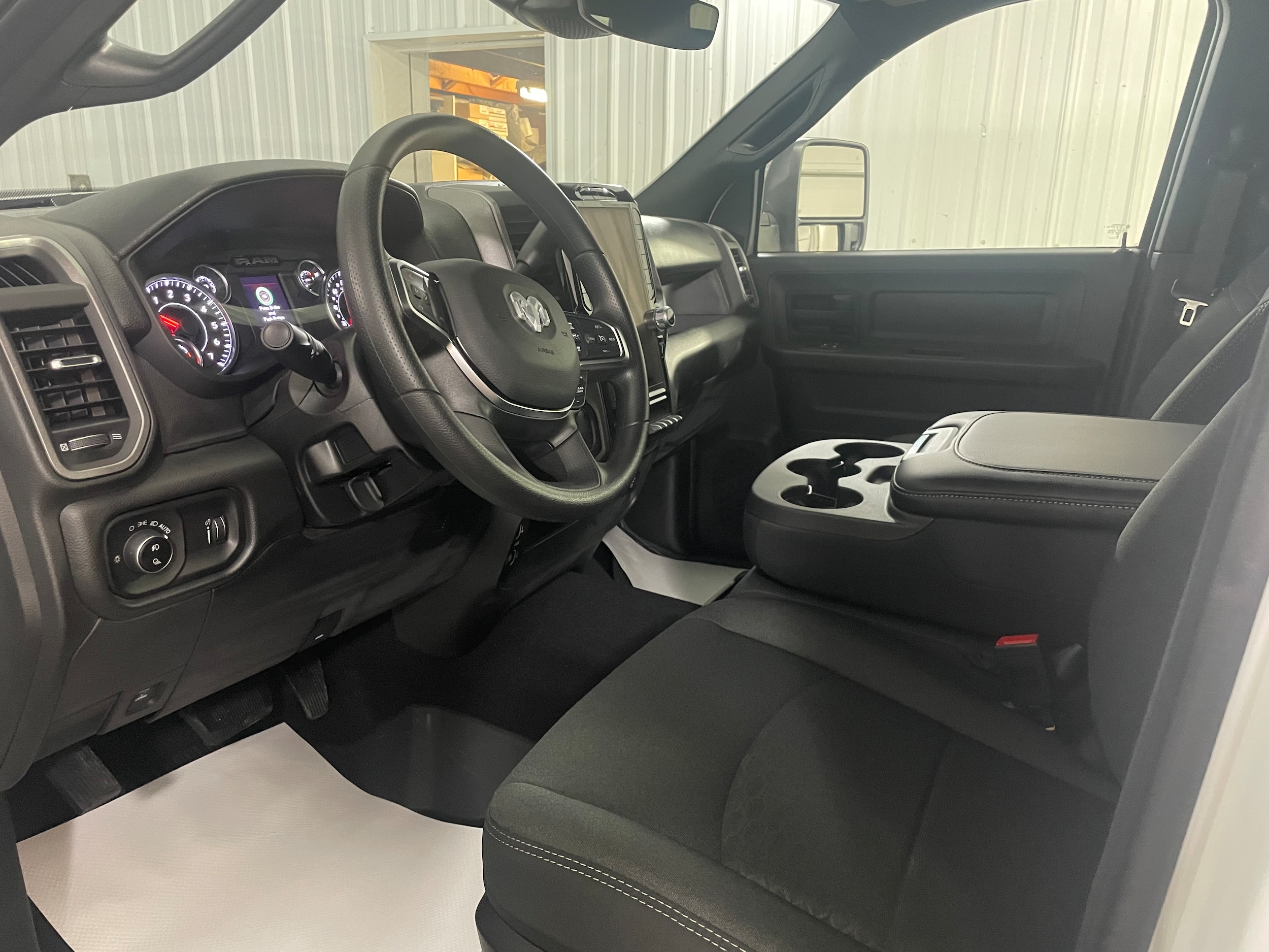 2026 RAM 2500 Tradesman - Photo 9