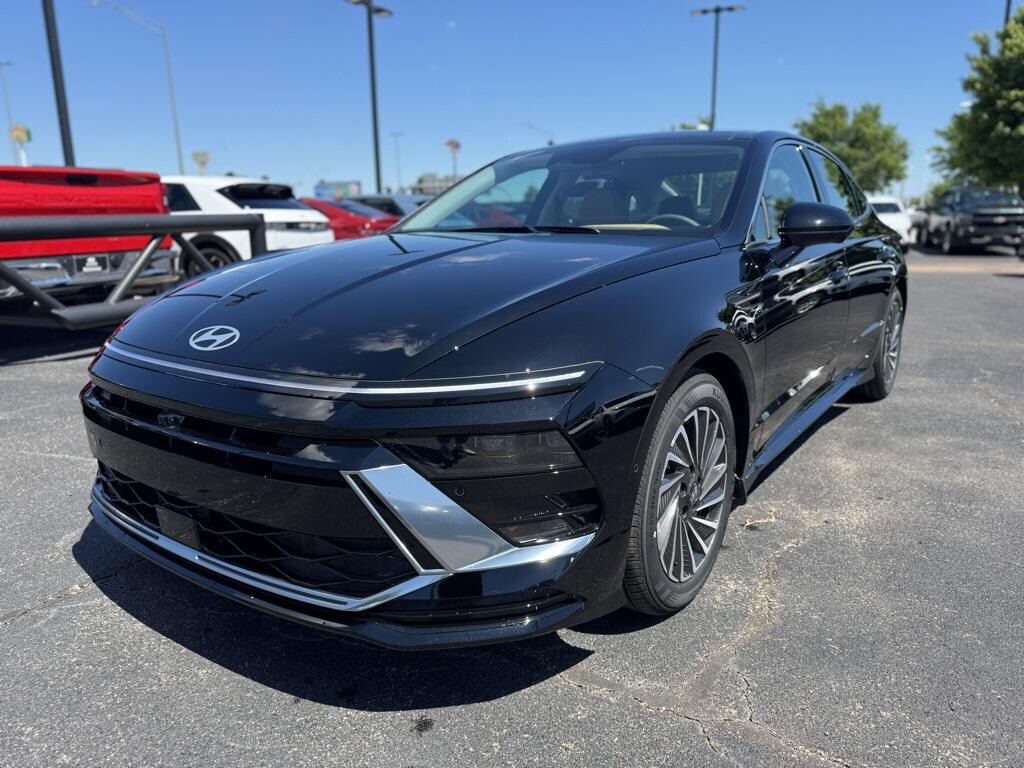 New 2025 Hyundai Sonata Hybrid Limited Sedan
