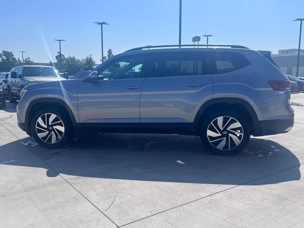 Used 2024 Volkswagen Atlas 2.0T SE w/Technology SUV