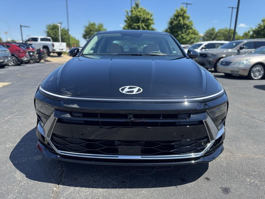 New 2025 Hyundai Sonata Hybrid Limited Sedan