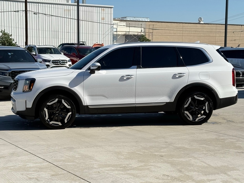 Used 2024 Kia Telluride S SUV