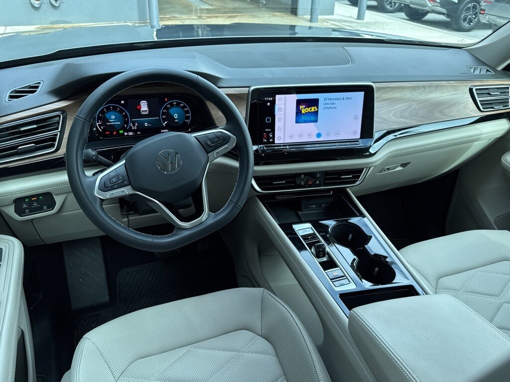 Used 2024 Volkswagen Atlas 2.0T SE w/Technology SUV