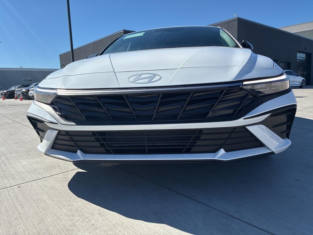New 2025 Hyundai Elantra SEL Sport Sedan
