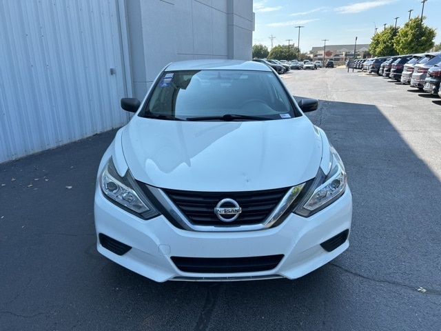 Used 2018 Nissan Altima S with VIN 1N4AL3AP0JC183124 for sale in Norman, OK