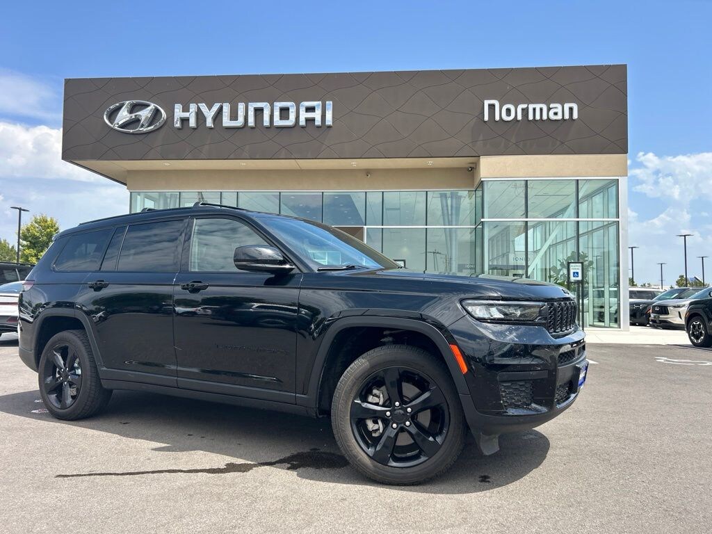 Used 2023 Jeep Grand Cherokee L Laredo SUV