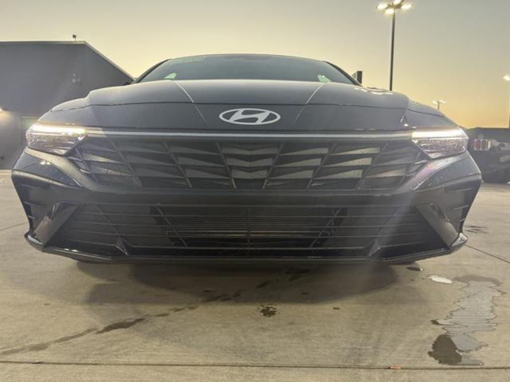 New 2025 Hyundai Elantra SEL Sport Sedan