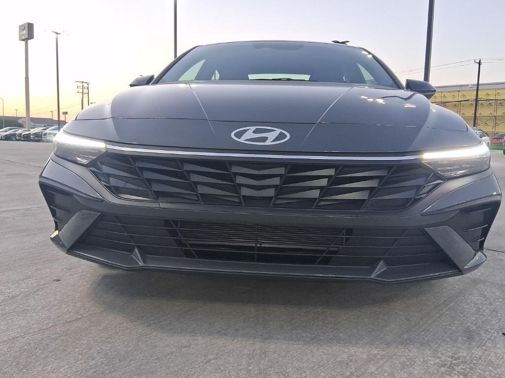 New 2025 Hyundai Elantra SEL Sport Sedan