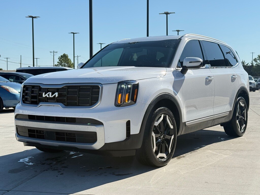 Used 2024 Kia Telluride S SUV